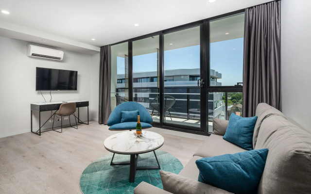 Oros Hotel and Apartments