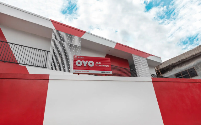 Super OYO 2223 J&b Room Utan Kayu