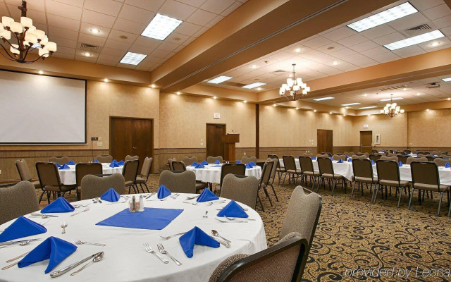 Rodeway Inn McPherson East