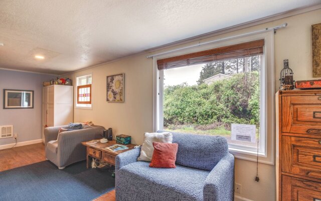 Quaint Tillamook Getaway Near Netarts Bay