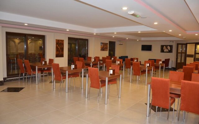 Apameia Hotel