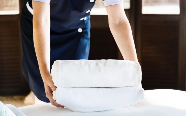 Hotel Adarsh International