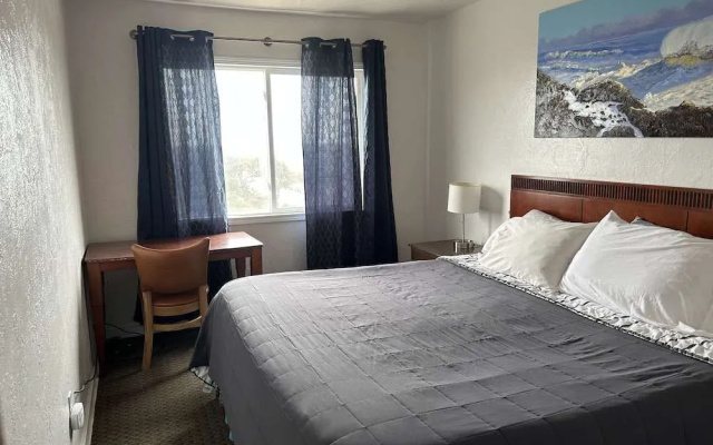 Newport Bay Motel