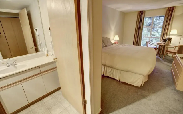 Glacier Lodge - Luxury Condo