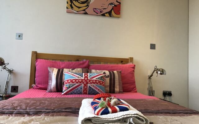 Hoxton And Dalston 2 Bedrooms Apartment