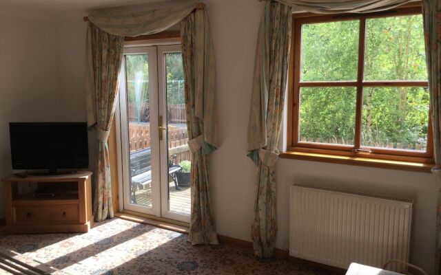 Inverness Apartments - Golf View