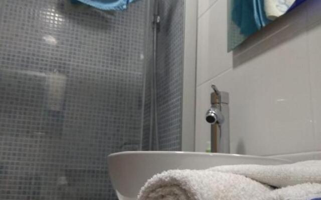 M3 904 Azul Mediterráneo bonito y confortable estudio