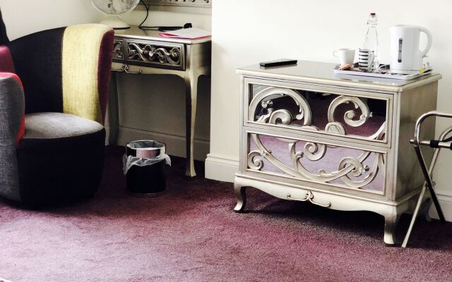 Ship Leopard Hotel – No Children