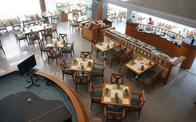 Siam Center Halal Hotel