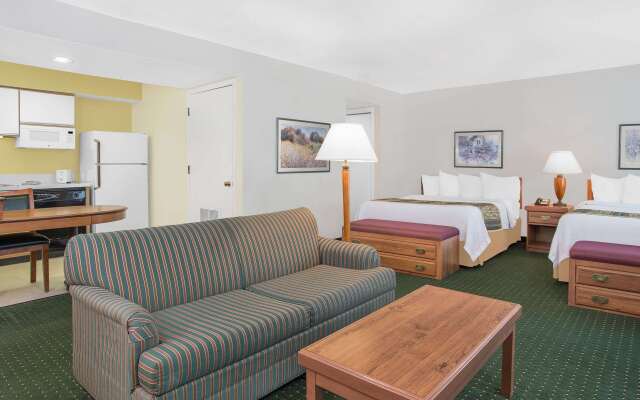 Hawthorn Extended Stay by Wyndham Green Bay