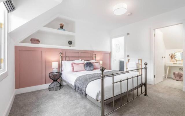 Captivating 4-bed House in Killin