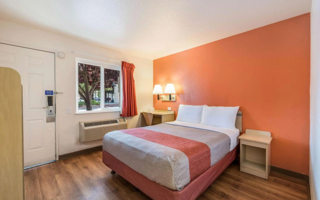 Motel 6 Rohnert Park, CA