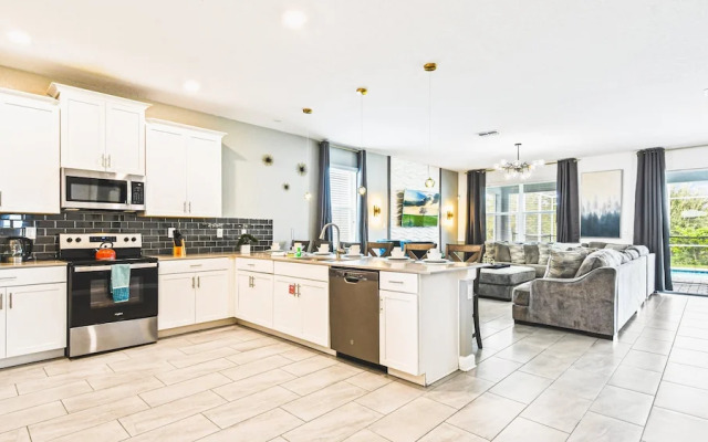 Themed Bedrooms & Private Pool Near Disney