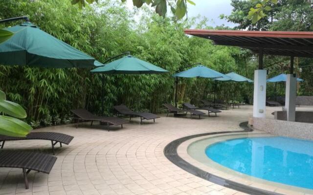 Fernvale Leisure Club and Resort