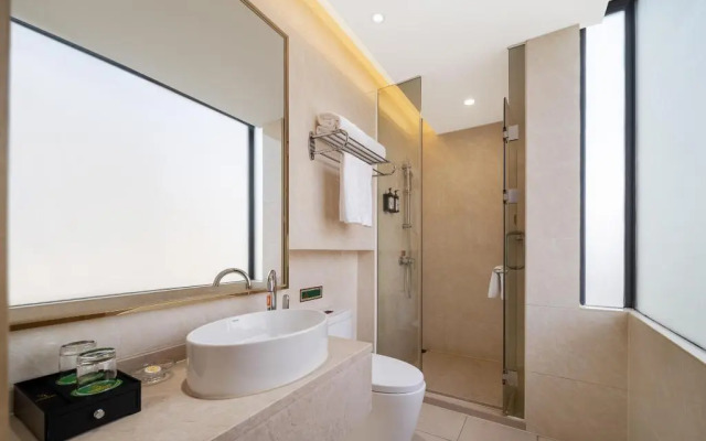 Vienna International Hotel (Shenzhen Huizhanwan Center)