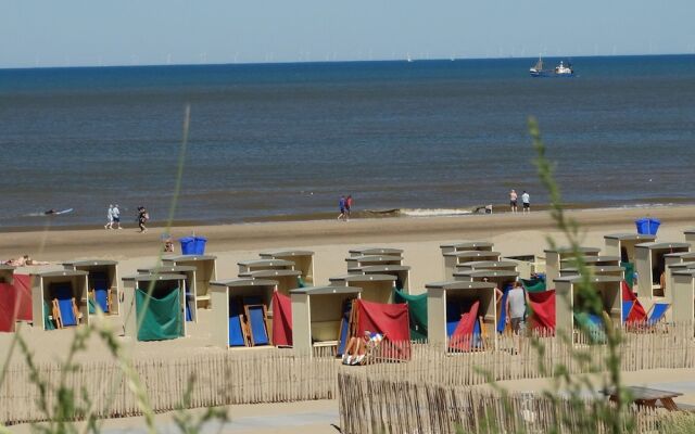 Gorgeous Apartment In Katwijk Centre Near Sea