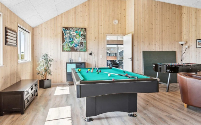 18 Person Holiday Home in Bogense