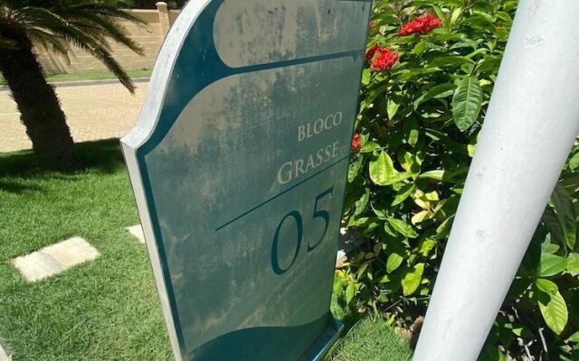 Riviera Beach Place Golf Residence
