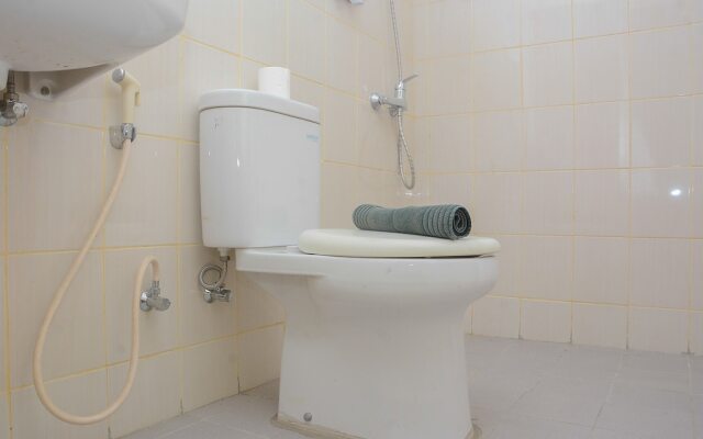 Comfy and Minimalist Studio at Amethyst Apartment