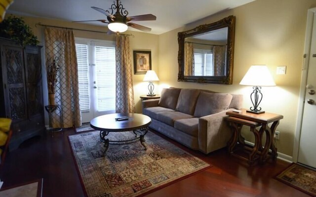 Traditional Touch By Signature Vacation Rentals