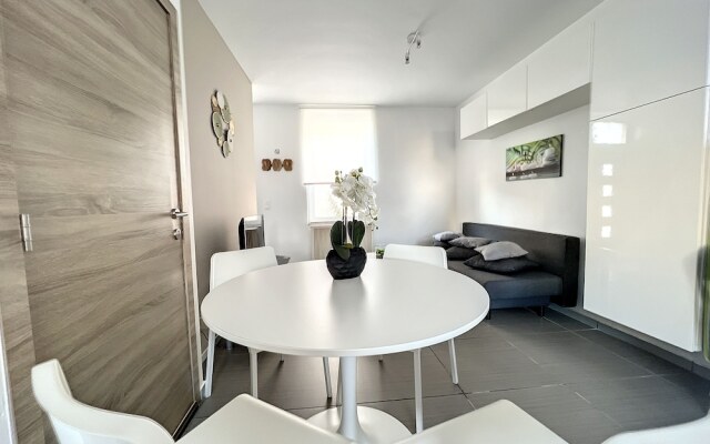 House With Free Parking 15 Min From The Airport