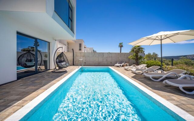 Stunning Home in Kostelj With Wifi and 4 Bedrooms