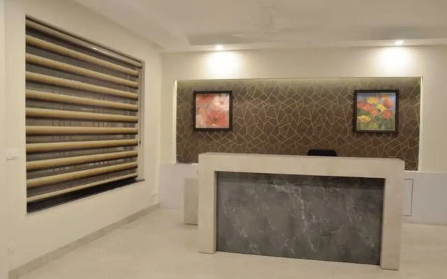Hotel The Luxem