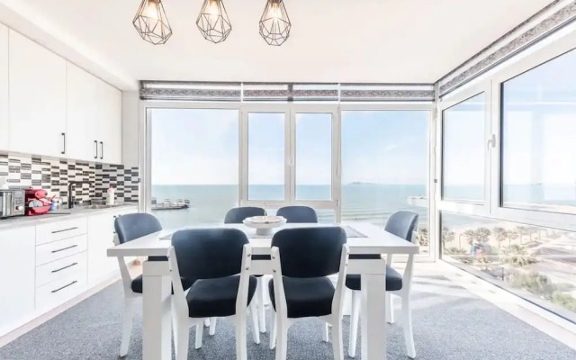 Seaview Luxury Suite by PS