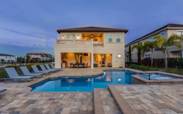 7 Bdrmstheatergamermpoolmansion