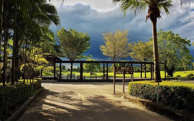 Suwan Golf and Country Club