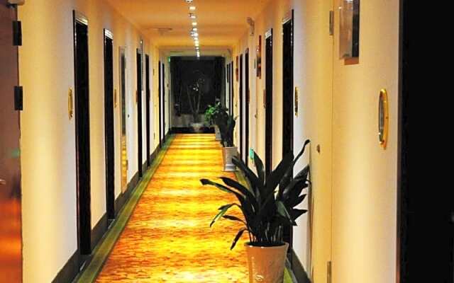 GreenTree Inn Jiangsu Yancheng Dongtai Jianggang Yingbin Road Gangcheng Avenue Business Hotel