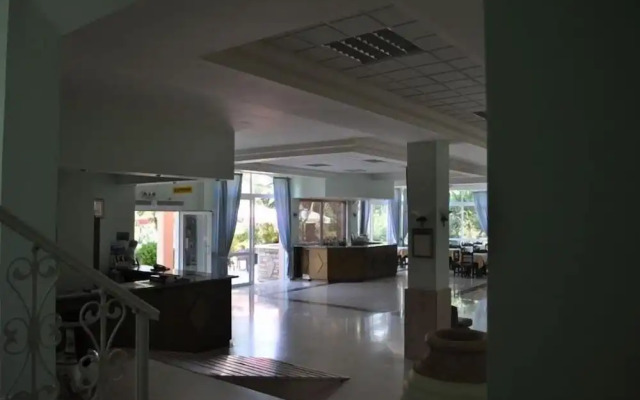 Paramonas Hotel