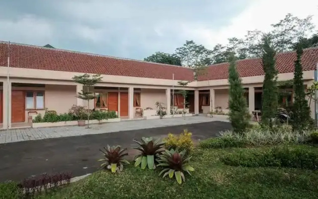 RedDoorz Plus Syariah @ Hotel Indonesia Kajen