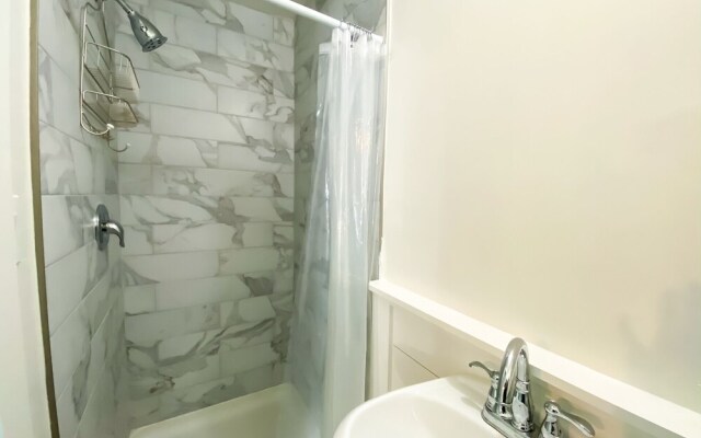 Parrots Perch at Driftwood #7