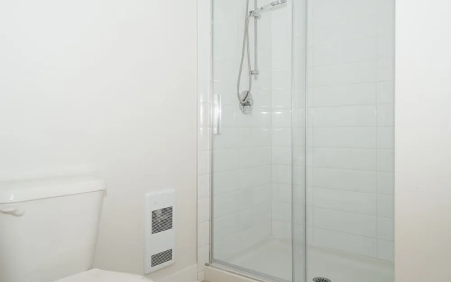 Chic 2BR in The Village by Sonder