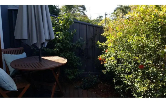 Woolloongabba, comfortable, modern, private studio