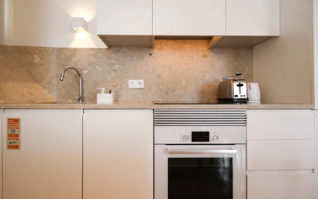 JOIVY Elegant 2BR Apt nearby tram 28E stop - Portas Sol