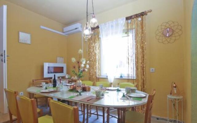 House Vesna 1479