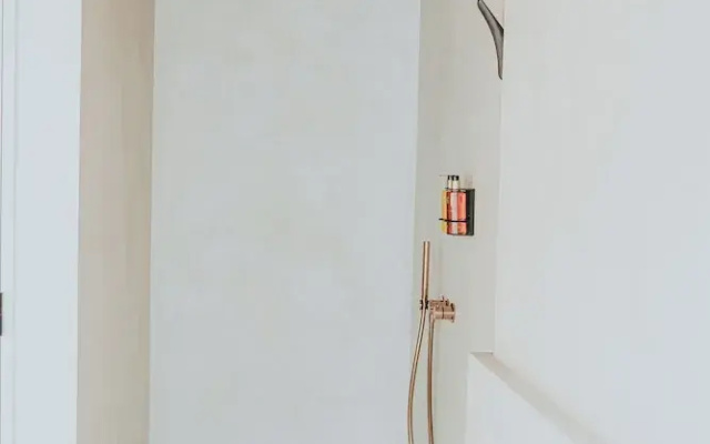 The Burgundy - Boutique B&B