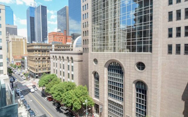 Downtown Dallas 1BR Apartment – Great Value