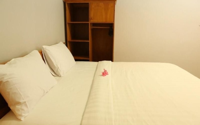 Senggigi Cottages Lombok by ZUZU – Guest Rooms – Senggigi