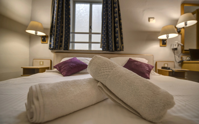 Sliema Chalet Hotel