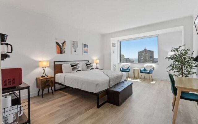 Astonishing Beachfront King Hotel CozySuites