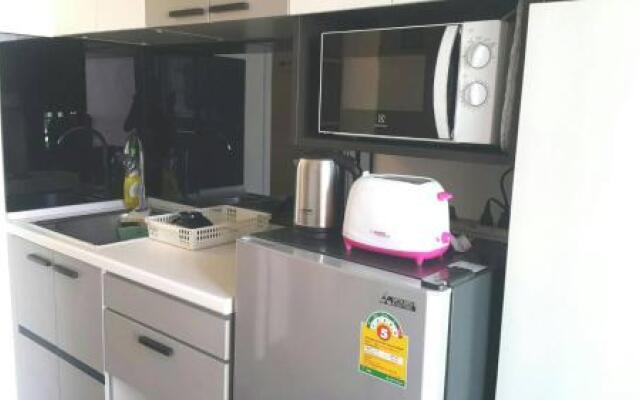 The Excel Groove Condo at Lasalle 52