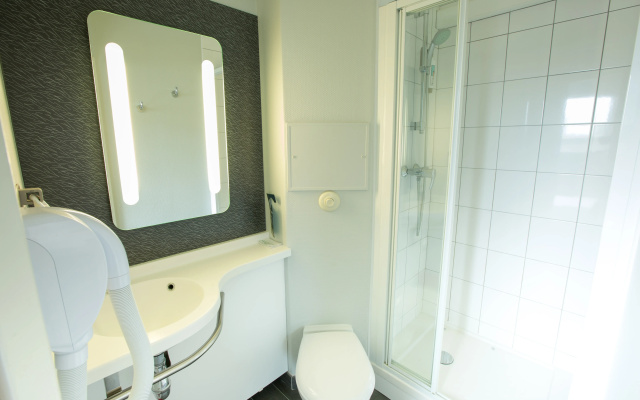 ibis Cherbourg La Glacerie