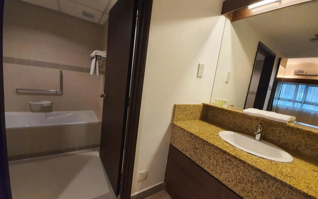 Crown Regency Serviced Suites