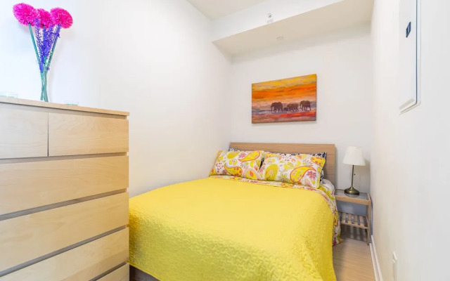 Simply Comfort Stunning Downtown Condos - фото 3