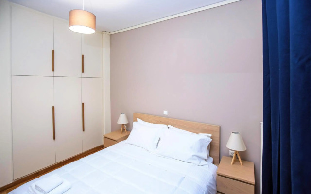 Lycabettus Quiet Renovated Apartment