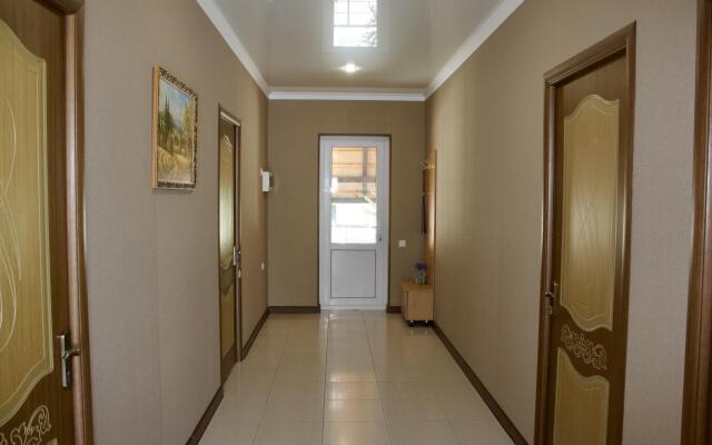 Loo Home&Sea on Yeniseiskaya Street 6/33