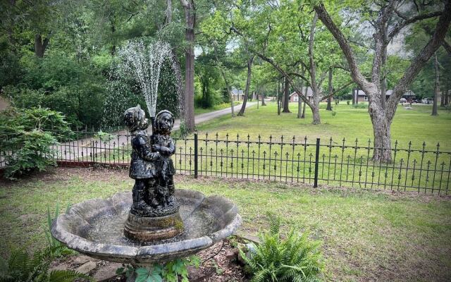 Benefield House Bed & Breakfast